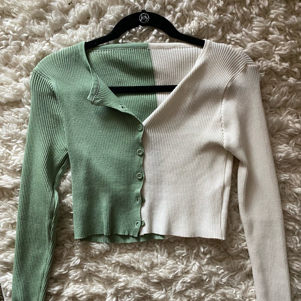 SHEIN split color/split tone cabled long sleeve. sage green and white. size M